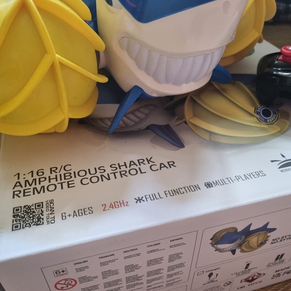 TuKIIE 2.4 GHz Remote Control Boat Amphibious Remote Control Car for Kids All Te - Picture 9 of 13